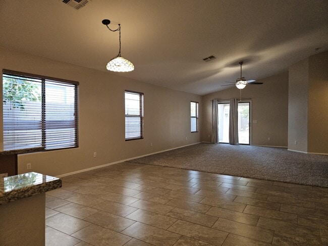 2569 E Silversmith Trail in San Tan Valley, AZ - Building Photo - Building Photo