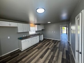 908 N Hughes Ave in Fresno, CA - Building Photo - Building Photo
