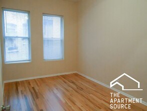 2523 N Lincoln Ave, Unit C2 in Chicago, IL - Foto de edificio - Building Photo