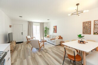 9512 18th Bay St in Norfolk, VA - Building Photo - Building Photo