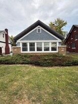 421 N Hough St in Barrington, IL - Building Photo