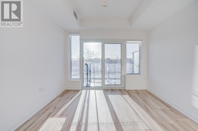 7439 Kingston Rd in Toronto, ON - Building Photo - Building Photo