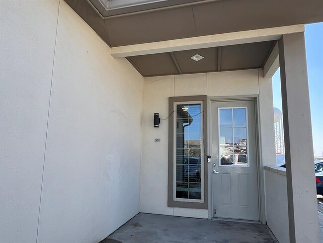 2400 Louis Henna Blvd in Round Rock, TX - Building Photo - Building Photo