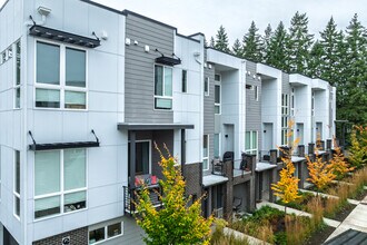 Lario in Bellevue, WA - Building Photo - Building Photo