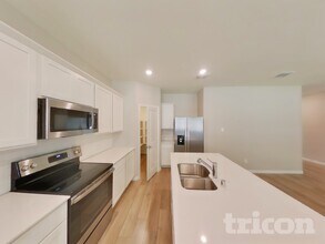 219 Jenkinson Dr in Fate, TX - Foto de edificio - Building Photo