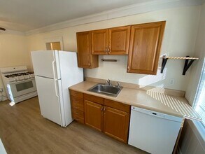 166 Ruane St, Unit 174 in Fairfield, CT - Building Photo - Building Photo