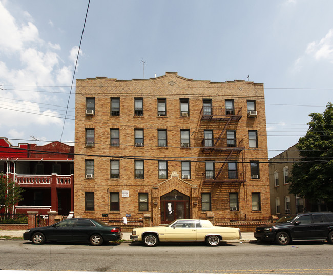 919 Thomas S Boyland St in Brooklyn, NY - Foto de edificio - Building Photo