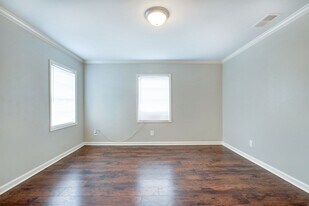 1602 E Henry St in Savannah, GA - Building Photo