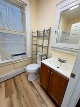 147 W Buttonwood St, Unit UNIT 2FL in Reading, PA - Building Photo - Building Photo