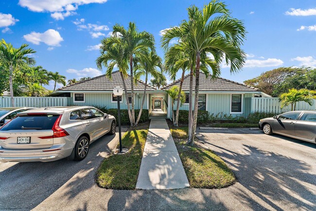 1127 E Seminole Ave in Jupiter, FL - Building Photo - Building Photo