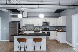 Mid City Apartments in Buffalo, NY - Foto de edificio - Building Photo