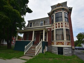 52 Cornelia St, Unit 2