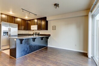 563 NE Kettle St in Oak Harbor, WA - Building Photo - Building Photo