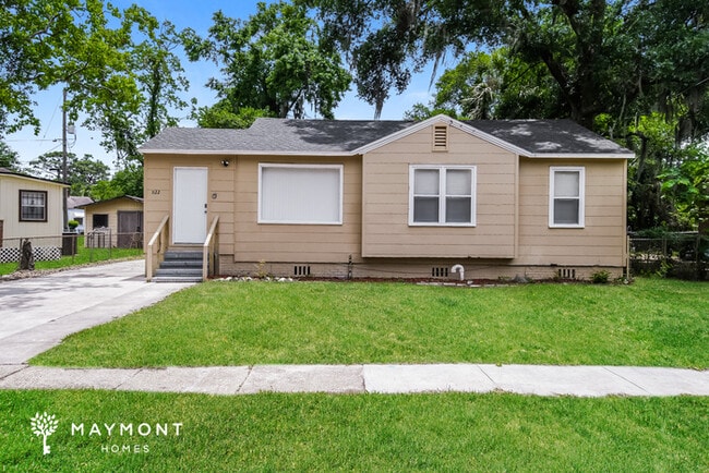 property at 1122 Saratoga Blvd