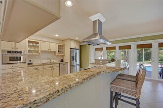 7905 SW 161st St in Palmetto Bay, FL - Building Photo - Building Photo