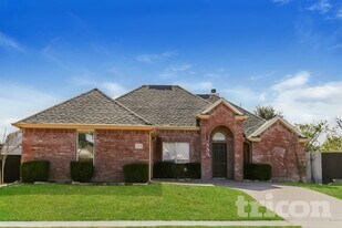 6414 Quail Valley Dr in Midlothian, TX - Building Photo