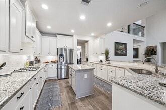 1307 Hackberry Heights Dr in Richmond, TX - Foto de edificio - Building Photo