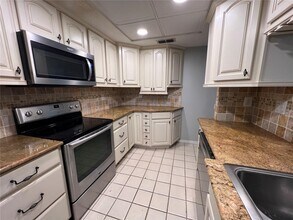8900 Keats Dr in Hudson, FL - Building Photo - Building Photo