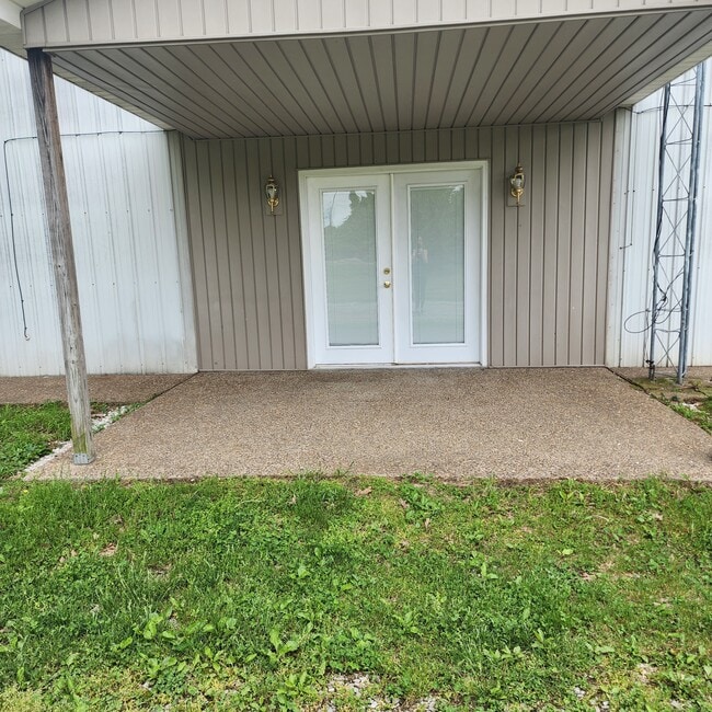 878 N Base Rd, Unit 878 in Rockport, IN - Foto de edificio - Building Photo