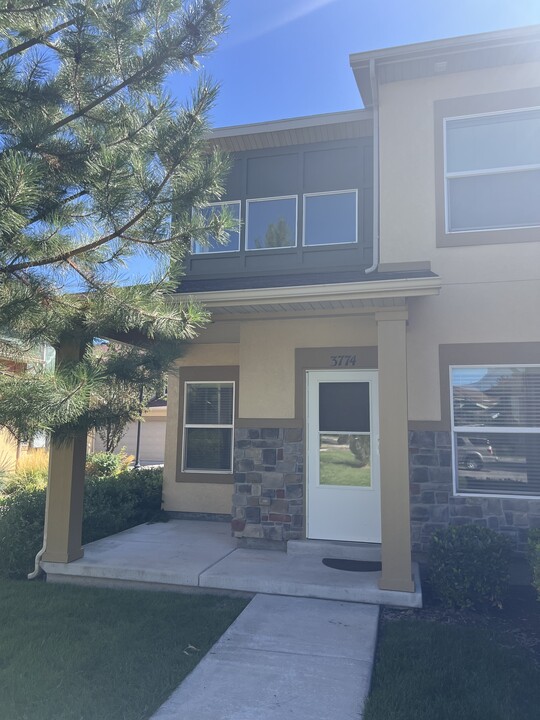 3774 W Jacinda Ln in South Jordan, UT - Foto de edificio