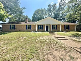 3921 Wakefield Dr in Tyler, TX - Building Photo