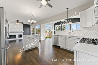 6711 Whisper Glen Dr in Plainfield, IL - Building Photo - Building Photo