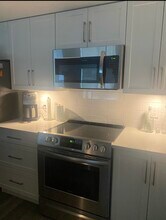 210 First Ave W in Qualicum Beach, BC - Building Photo - Building Photo