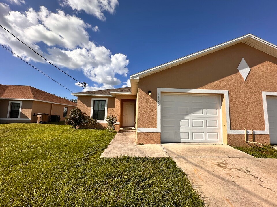 1405 SE 10th Terrace in Cape Coral, FL - Building Photo
