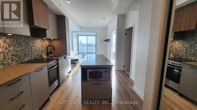 property at 10 Lagerfeld Dr