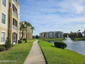 7801 Point Meadows Dr, Unit 2101 in Jacksonville, FL - Foto de edificio - Building Photo
