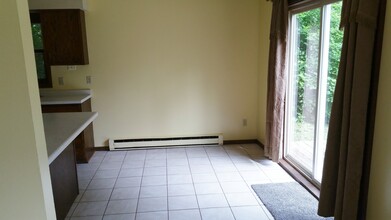611 Freeman Ave S, Unit 2 LOWER in Delano, MN - Building Photo - Building Photo
