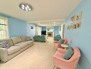 25 Homeward Ln in Natick, MA - Building Photo - Building Photo