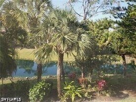 2448 Hidden Lake Dr in Naples, FL - Building Photo