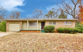 2800 Montrose Ave in Montgomery, AL - Foto de edificio - Building Photo