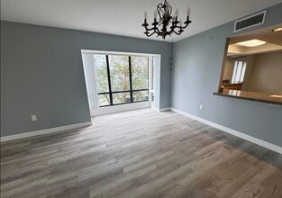 4113 Fairview Vista Point, Unit 212 in Orlando, FL - Building Photo - Building Photo