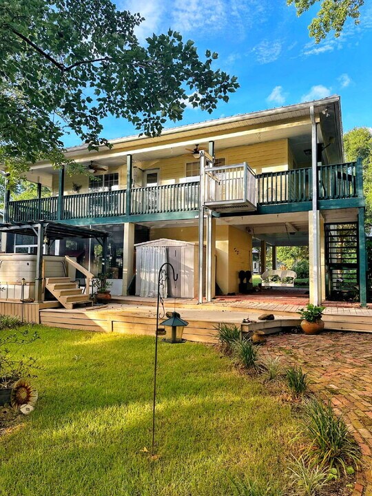 165 Moss Ave in Vernon, FL - Building Photo