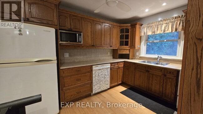 535 Enfield Rd in Burlington, ON - Building Photo - Building Photo