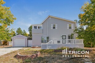 2094 Fraser St in Aurora, CO - Building Photo