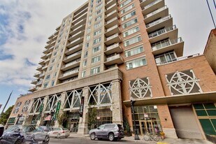 230 W Division St in Chicago, IL - Building Photo