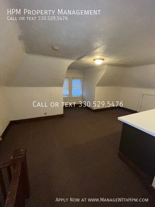 34 Grand Ave in Akron, OH - Building Photo