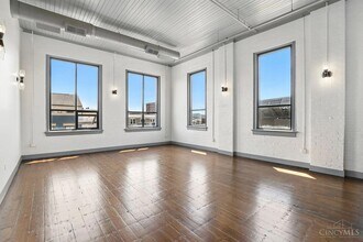 222 W 15th St in Cincinnati, OH - Building Photo - Building Photo