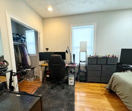 157 E Cottage St, Unit 1 in Boston, MA - Building Photo - Building Photo