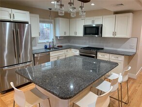 33 Dennison St in Newport, RI - Building Photo - Building Photo