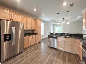 10706 Trailblazer Wy in Pensacola, FL - Foto de edificio - Building Photo
