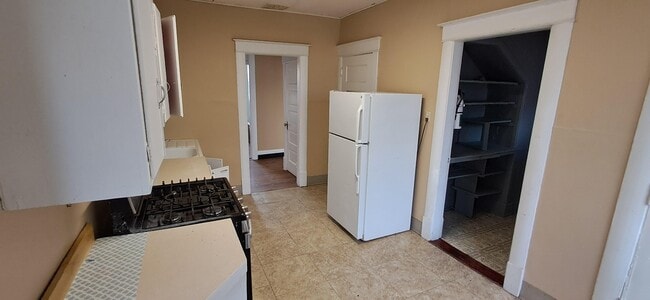 704 N 12th St in St. Joseph, MO - Building Photo - Building Photo