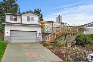 626 98th Dr NE in Lake Stevens, WA - Building Photo