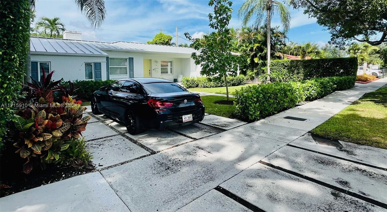 4633 SW 13th Ter in Miami, FL - Foto de edificio