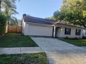 725 Chilt Dr in Brandon, FL - Building Photo