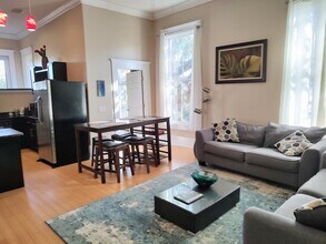 304 W 40th St, Unit 304B in Savannah, GA - Building Photo - Building Photo