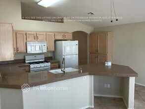 7120 Desert Clover Ct in Las Vegas, NV - Building Photo - Building Photo